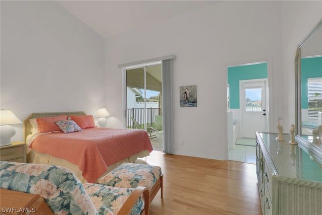 642 Lambton LN NE, Naples, FL 34104