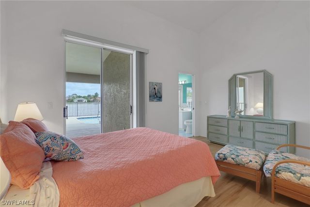 642 Lambton LN NE, Naples, FL 34104