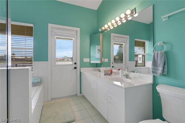 642 Lambton LN NE, Naples, FL 34104