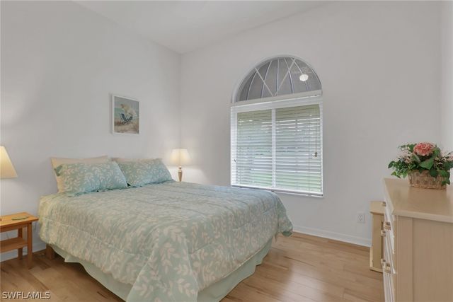 642 Lambton LN NE, Naples, FL 34104