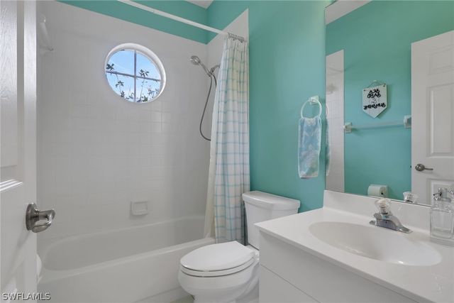 642 Lambton LN NE, Naples, FL 34104