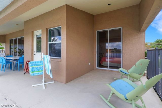 642 Lambton LN NE, Naples, FL 34104