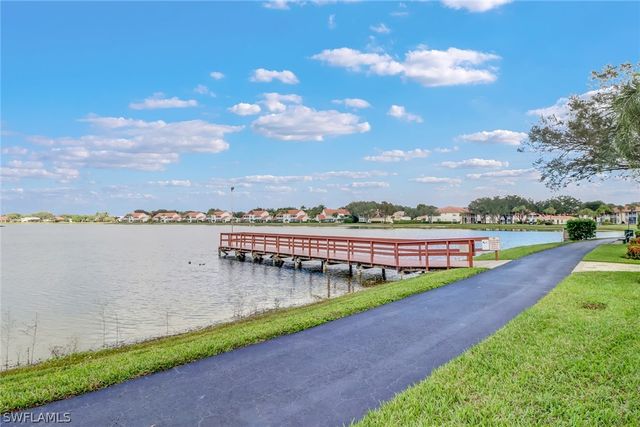 642 Lambton LN NE, Naples, FL 34104