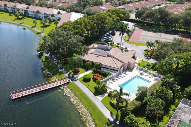 642 Lambton LN NE, Naples, FL 34104