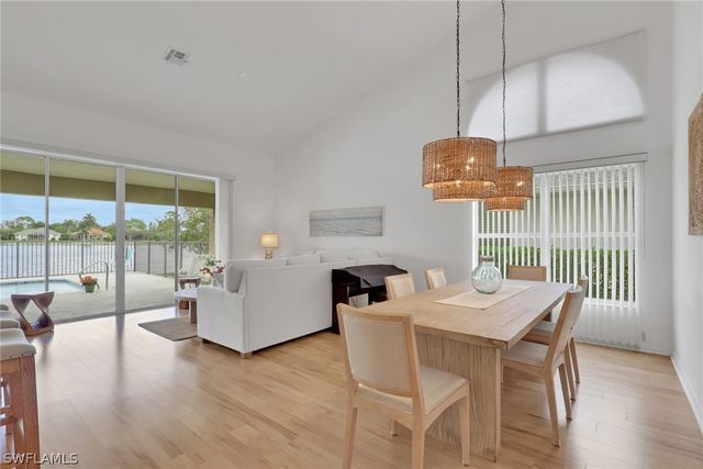 642 Lambton LN NE, Naples, FL 34104