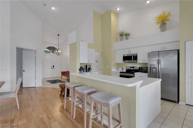 642 Lambton LN NE, Naples, FL 34104