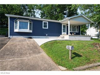 217 Minnich Avenue NE, New Philadelphia, OH 44663