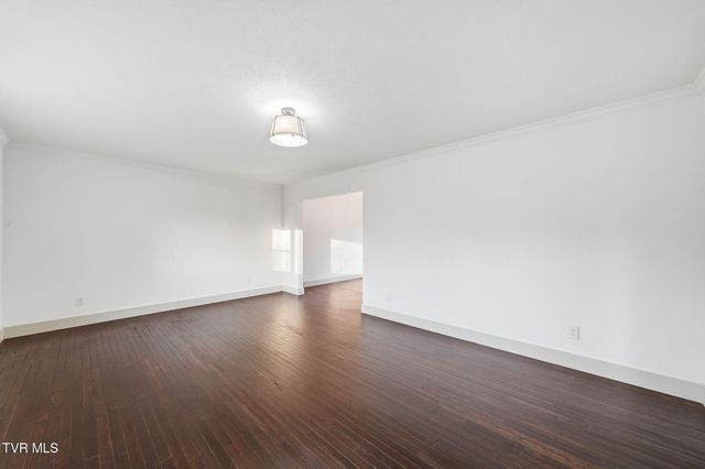 2085 Seven Oaks Drive, Morristown, TN 37814