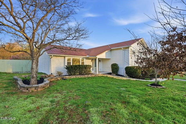 2085 Seven Oaks Drive, Morristown, TN 37814