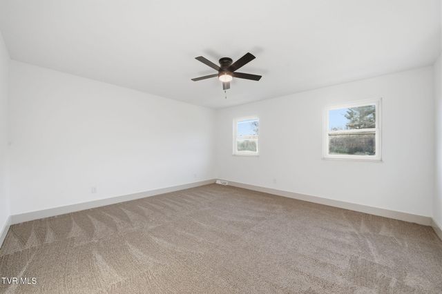 2085 Seven Oaks Drive, Morristown, TN 37814