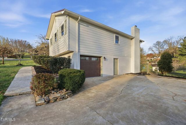 2085 Seven Oaks Drive, Morristown, TN 37814