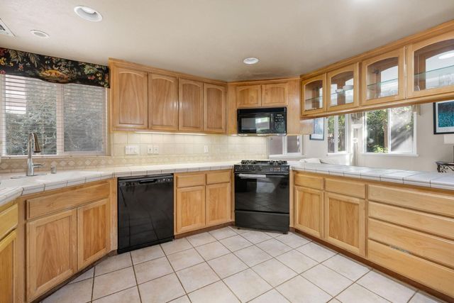 2736 Via Villaggio, Sacramento, CA 95864