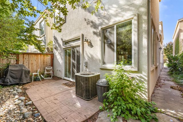 2736 Via Villaggio, Sacramento, CA 95864