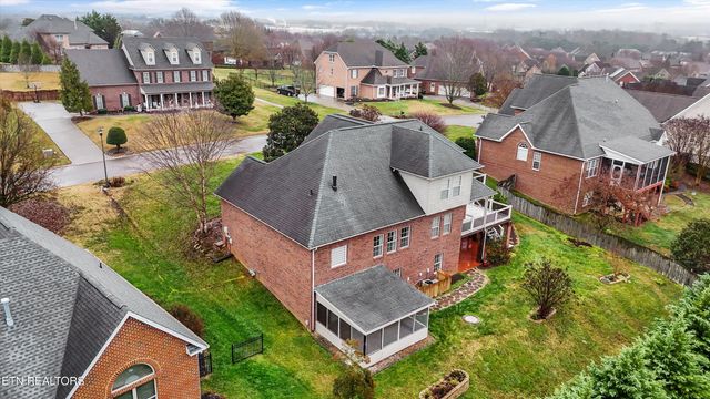 1725 Burnside Drive, Maryville, TN 37801