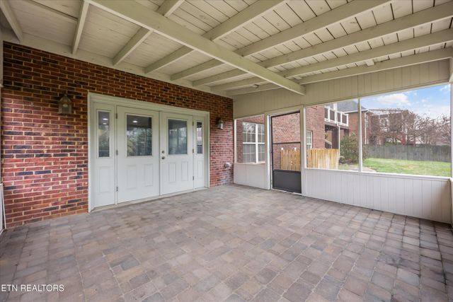 1725 Burnside Drive, Maryville, TN 37801