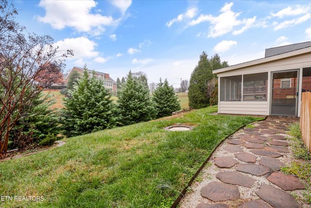 1725 Burnside Drive, Maryville, TN 37801