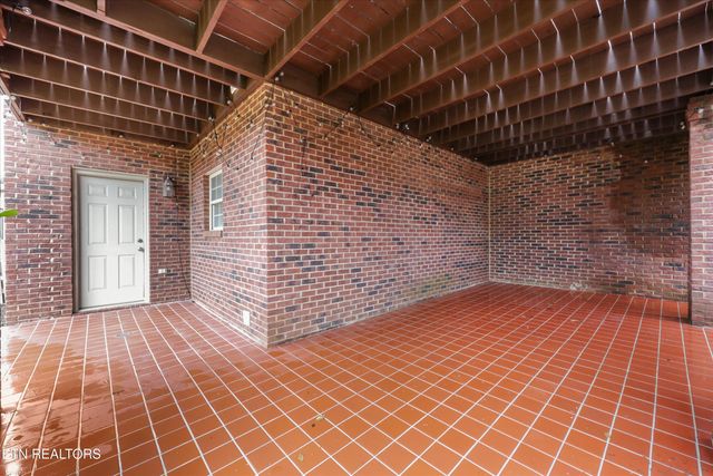 1725 Burnside Drive, Maryville, TN 37801