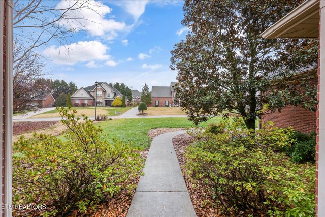 1725 Burnside Drive, Maryville, TN 37801