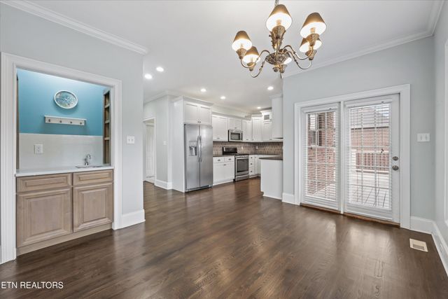 1725 Burnside Drive, Maryville, TN 37801