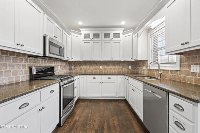 1725 Burnside Drive, Maryville, TN 37801