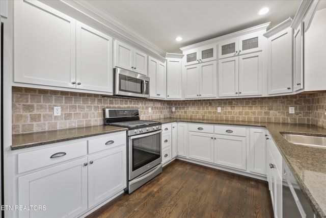 1725 Burnside Drive, Maryville, TN 37801