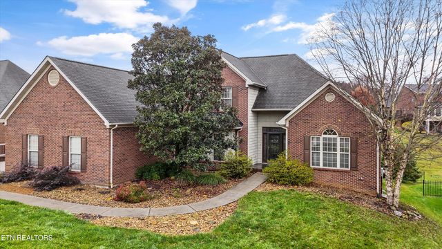 1725 Burnside Drive, Maryville, TN 37801