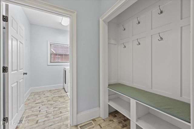 1725 Burnside Drive, Maryville, TN 37801