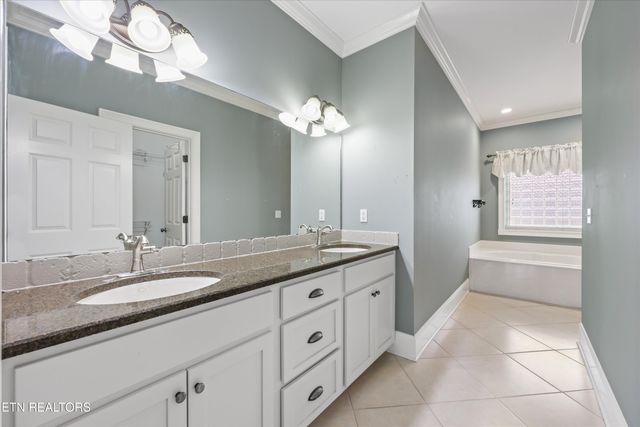 1725 Burnside Drive, Maryville, TN 37801