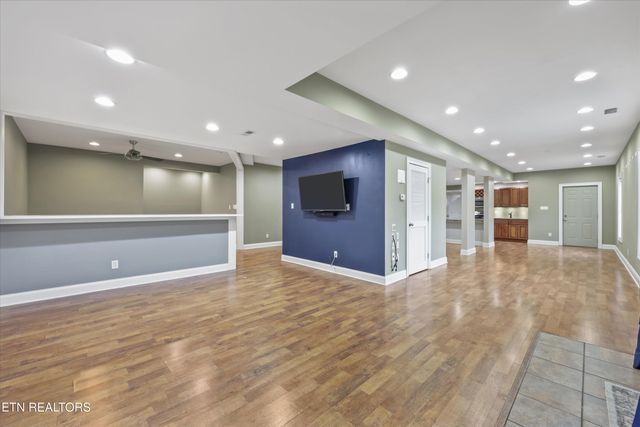 1725 Burnside Drive, Maryville, TN 37801