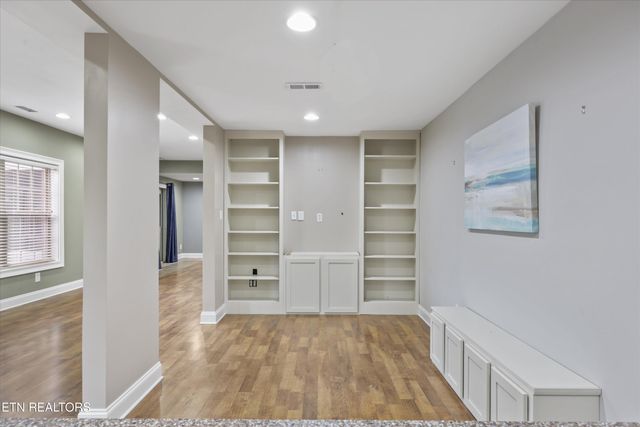 1725 Burnside Drive, Maryville, TN 37801