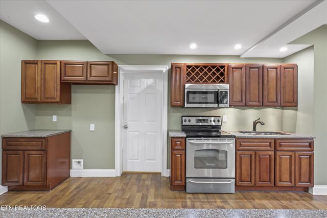 1725 Burnside Drive, Maryville, TN 37801