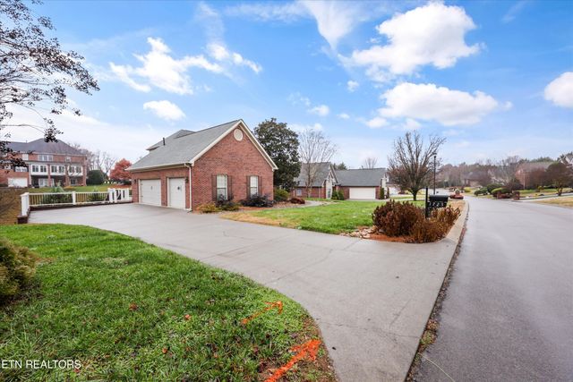 1725 Burnside Drive, Maryville, TN 37801