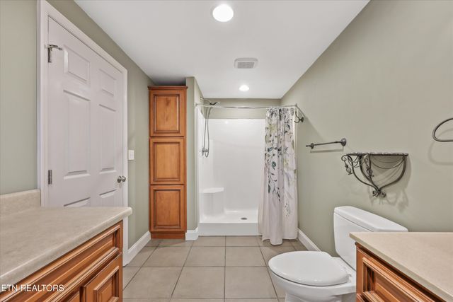 1725 Burnside Drive, Maryville, TN 37801