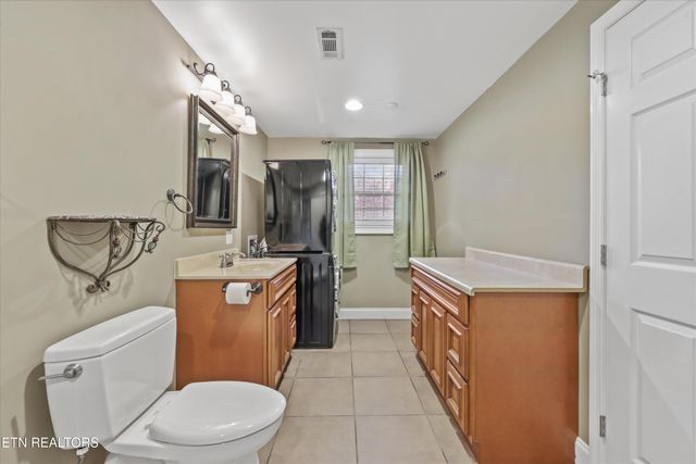 1725 Burnside Drive, Maryville, TN 37801