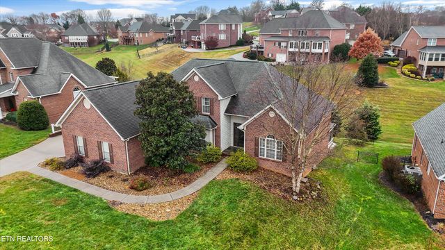 1725 Burnside Drive, Maryville, TN 37801