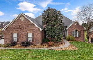 1725 Burnside Drive, Maryville, TN 37801