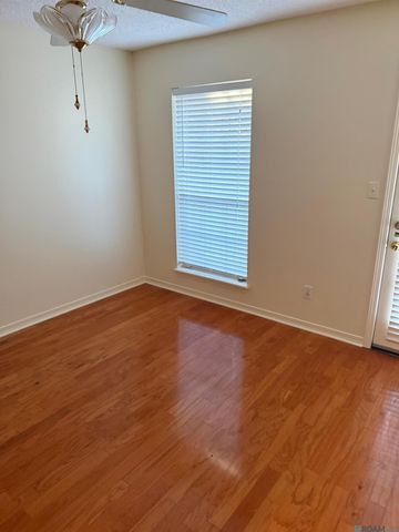 152 S Foster Dr, Baton Rouge, LA 70805