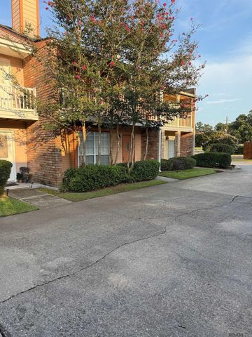 152 S Foster Dr, Baton Rouge, LA 70805