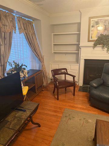 152 S Foster Dr, Baton Rouge, LA 70805