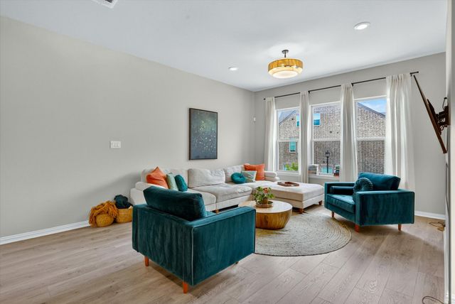 4811 Aldenbury Street, Dallas, TX 75228