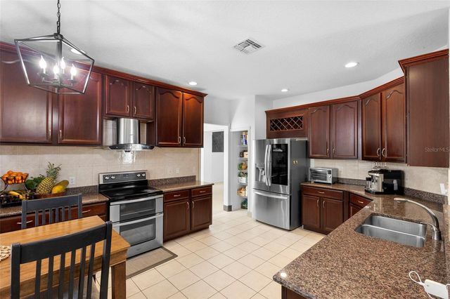 2697 STAR GRASS CIRCLE, Kissimmee, FL 34746