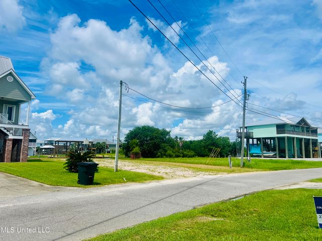 11130 Tahiti Street, Bay Saint Louis, MS 39520