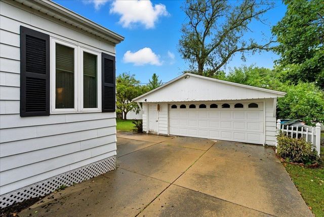 3024 W 4th Street, Waterloo, IA 50701