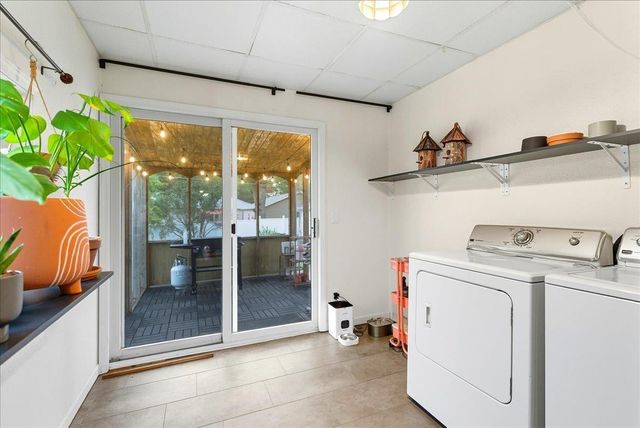 3024 W 4th Street, Waterloo, IA 50701