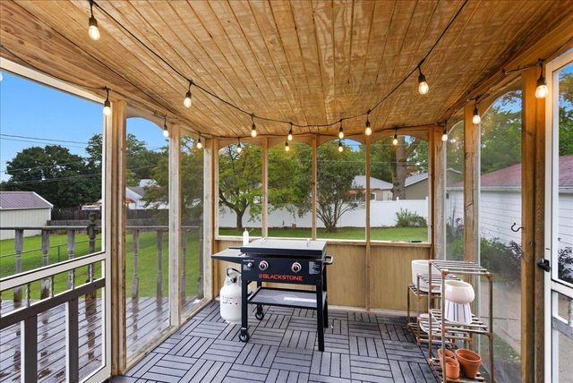 3024 W 4th Street, Waterloo, IA 50701