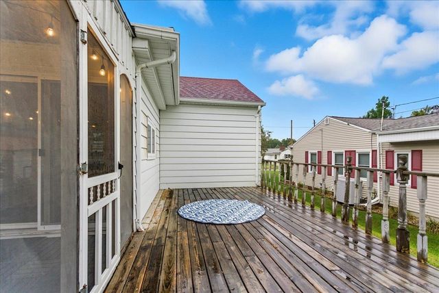 3024 W 4th Street, Waterloo, IA 50701