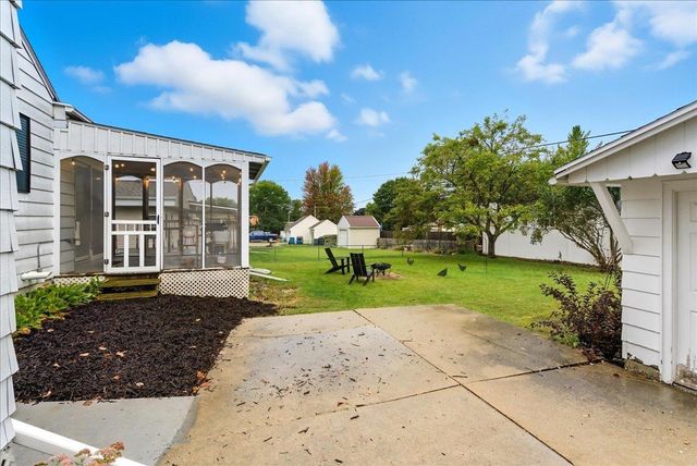 3024 W 4th Street, Waterloo, IA 50701