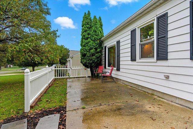 3024 W 4th Street, Waterloo, IA 50701