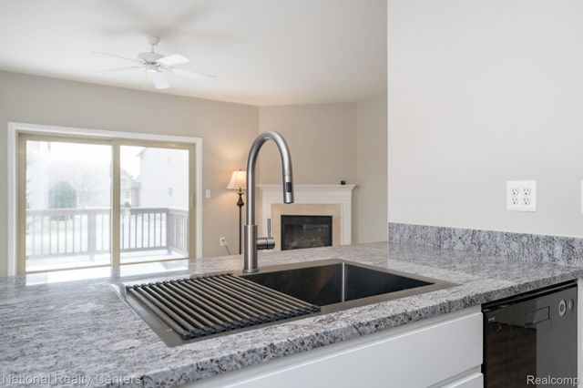 1291 Azalea Ln. Lane, Waterford Charter Township, MI 48327