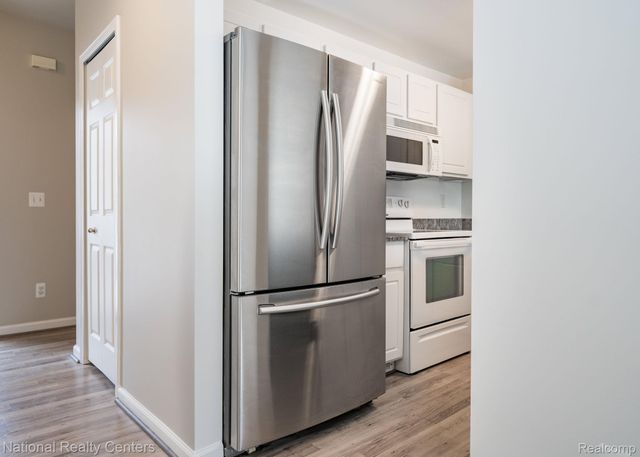 1291 Azalea Ln. Lane, Waterford Charter Township, MI 48327